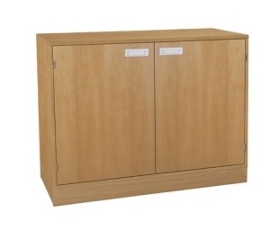 Skříňka dvoudveřová se 2 vloženými policemi se soklem - M101.119.barva